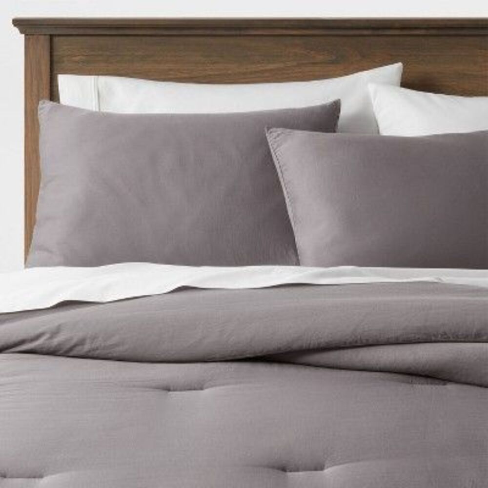 Threshold Comforter Set Sateen Quilted Zipper Closure Gray Twin/TwinXL